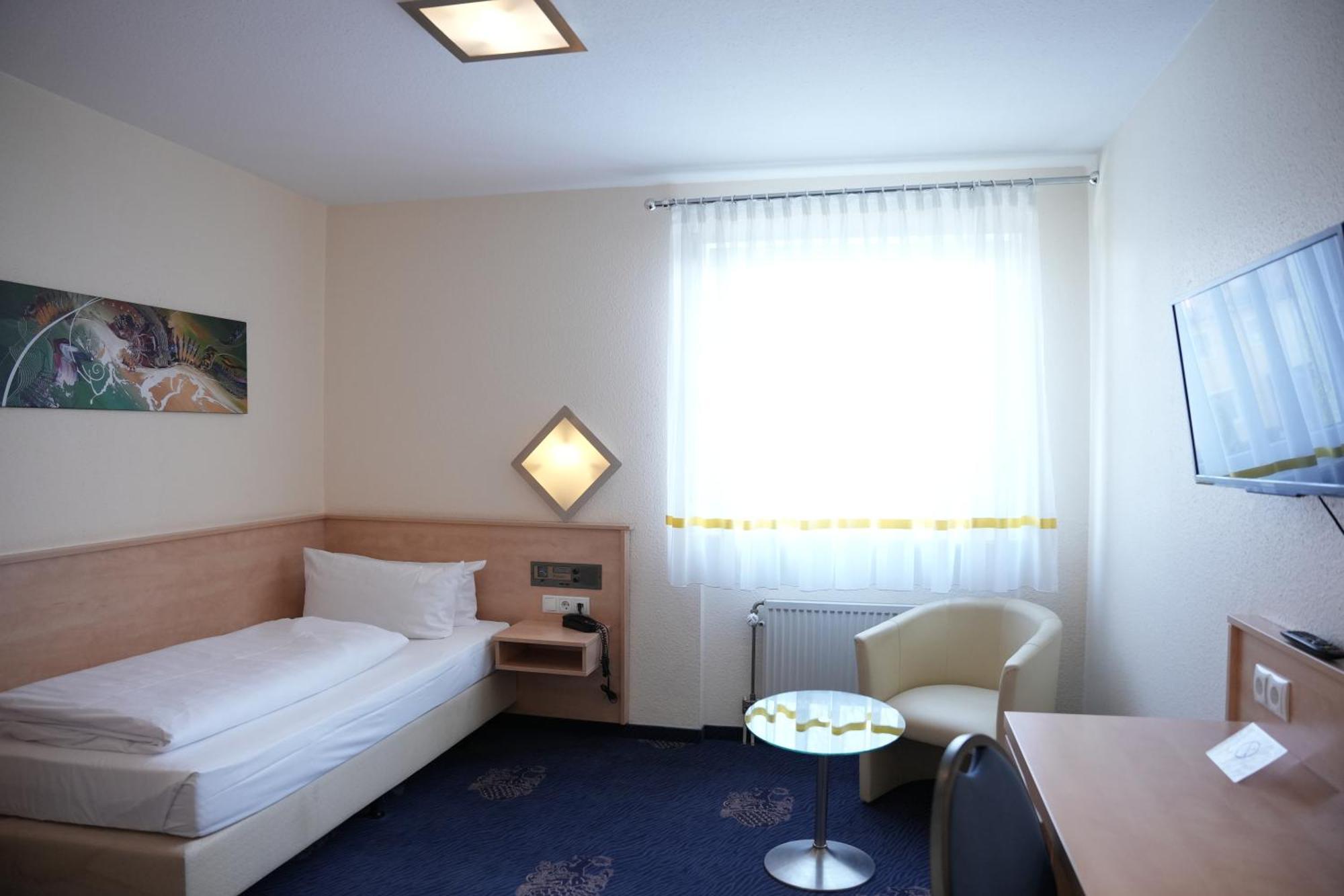 Weber Hotel Mannheim MHG Exterior foto